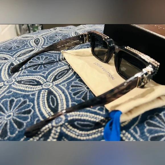 Louis Vuitton 1.1 Millionaires Sunglasses - Picture 5 of 7